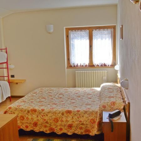 Hotel Ristorante San Pietro Valdisotto Buitenkant foto