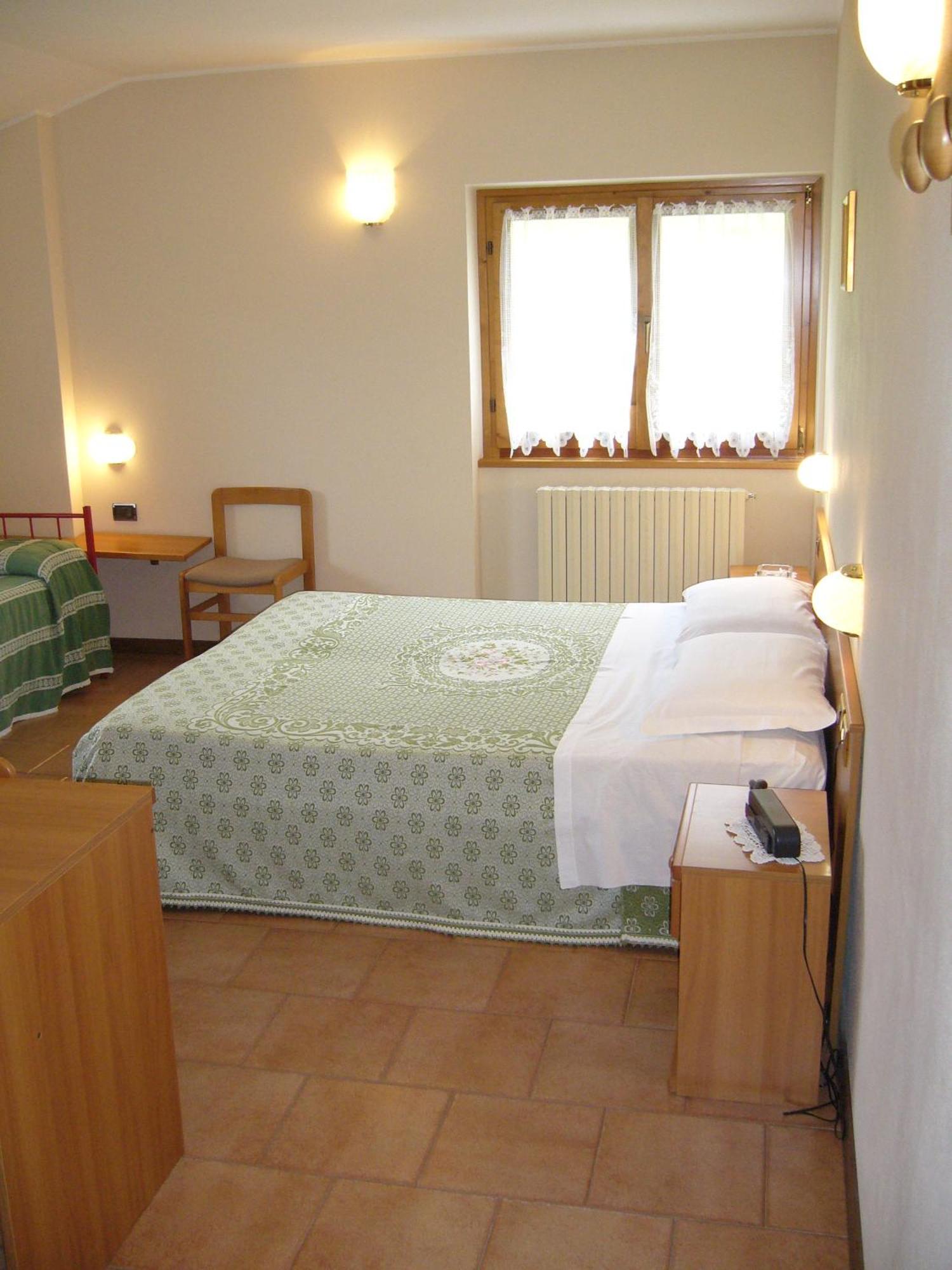 Hotel Ristorante San Pietro Valdisotto Buitenkant foto
